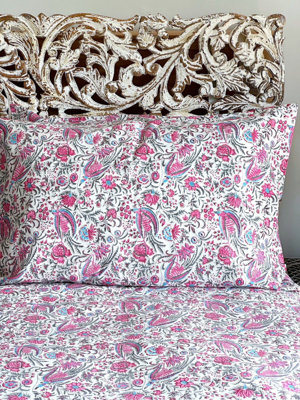 Iris Standard Pillow Cases image 0