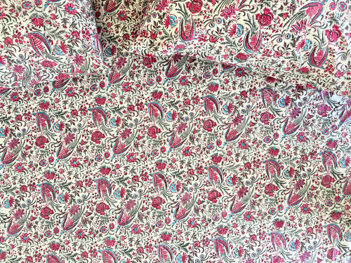 Iris Fitted Sheet image 0